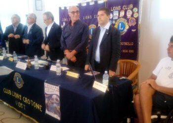 Mare senza barriere, il velista paraplegico Marco Rossato arriva alla Lega navale di Crotone