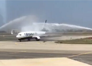 Oggi, Ryanair riapproda a Crotone: Al via i voli per Bergamo e Pisa. VIDEO