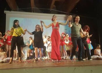 Saggio di fine anno “Around Dance” per la “School Dance“ nel teatro Alikia di Cirò Marina