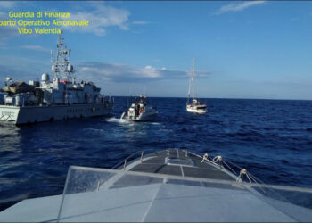 Sbarcati 45 migranti nel Porto di Crotone, fermati tre scafisti