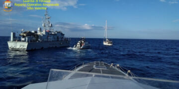 Sbarcati 45 migranti nel Porto di Crotone, fermati tre scafisti