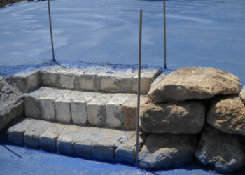 Sequestrata area con manufatti in corso di costruzione a Capo Colonna vicino al mare