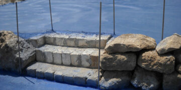 Sequestrata area con manufatti in corso di costruzione a Capo Colonna vicino al mare