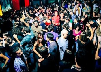 Musica nei locali della movida a Crotone, arriva un’ordinanza per l’estate 2018