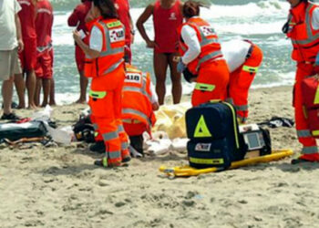 Anziano reggino deceduto oggi in mare al Lido Comunale a causa di un infarto