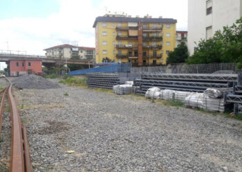 Consegnati a Corigliano i pali per l’elettrificazione della Ferrovia Jonica