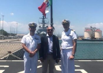 Crotone: Sulle navi della Marina Militare si respira la passione per il mare