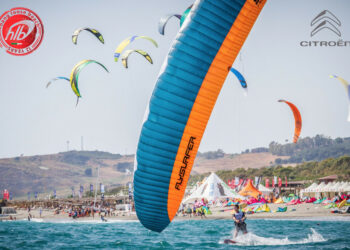 Kitesurf, atleti da ogni parte del mondo si ritrovano in Calabria