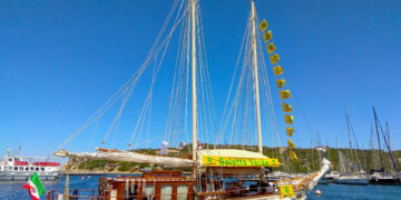 La Goletta Verde di Legambiente arriva in Calabria: fino al 21 a Roccella Jonica