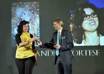 Lecce: Consegnato il Premio d’Arte “Julius Caesar Imperator” alla pittrice calabrese Alessandra Cortese