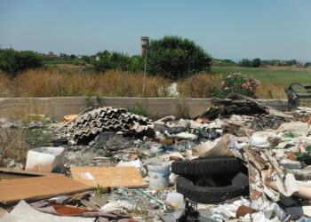 Sequestrato sito di abbandono incontrollato di rifiuti a Isola Capo Rizzuto