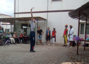 Un pomeriggio in compagnia con il Gruppo di Clown Anteas di Crotone “Regalerò un Sorriso” nella RSA ”Casa Giardino”