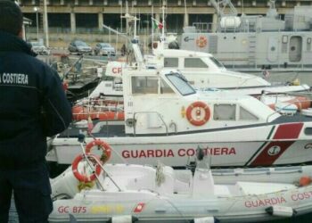 Ispezioni nel porto nuovo di Crotone della Guardia Costiera: sequestrati 5000 metri di reti e 2 piccoli motori fuoribordo senza assicurazione