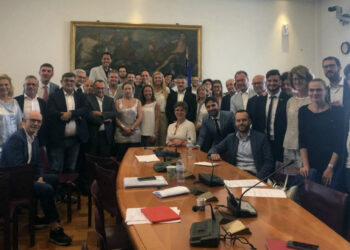 Elisabetta Barbuto M5s non parteciperà all’incontro del Comune, ma sarà Oggi alle 12.00 con i cittadini all’Aeroporto di Crotone