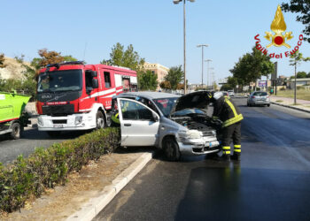 Incidente stradale in Via Gioacchino a Crotone, tre autovetture coinvolte