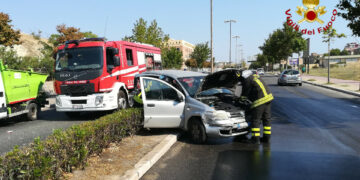 Incidente stradale in Via Gioacchino a Crotone, tre autovetture coinvolte