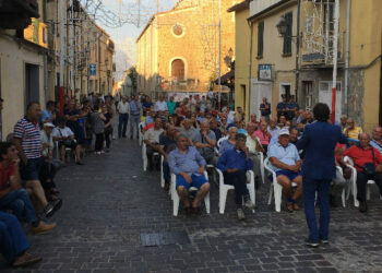 Incontro pubblico con il Prof. Pasquale Tridico consigliere economico del Ministero del Lavoro in Piazza del Popolo a Bocchigliero