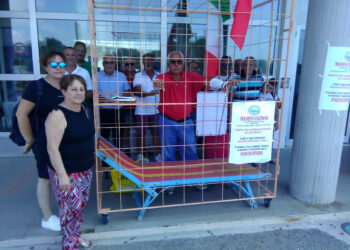 Manifestazione giorno e notte contro la Chiusura Aeroporto Crotone: Nando Amoruso chiede Risposte e Verità alle istituzioni