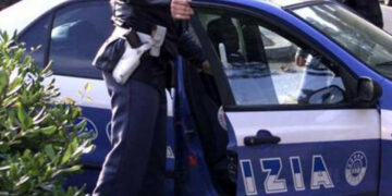 Rubava nel Centro Commerciale “AKROPOLIS” di Crotone, arrestato napoletano dalla Polizia di Stato