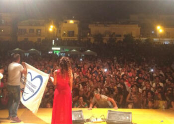 Tantissimi turisti amanti della musica napoletana a Cirò Marina per ascoltare, Cataldo Palmieri e Francesco Merola