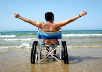 A Crotone nessuno si senta escluso: parte il servizio per le persone diversamente abili con un lido attrezzato