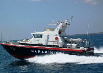 Carabinieri e Finanza intensificano i controlli sulle Moto d’acqua, 7 multe a Cirò Marina