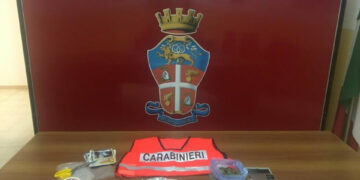 Aveva in casa marijuana e due bilancini, arrestato 54enne dai Carabinieri e dal 14° Battaglione Calabria