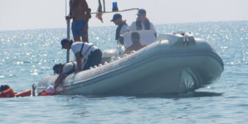 Esercitazione di soccorso in mare con uomini e mezzi della Guardia Costiera con ipovedenti nelle acque di Isola Capo Rizzuto