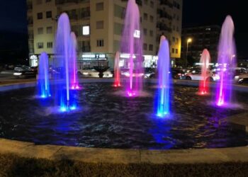 Crotone, Riattivata la fontana di XXV Aprile, opera di arredo urbano ma anche simbolo di unità cittadina
