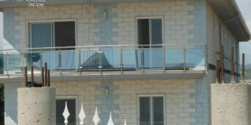 Crotone: Sequestrata costruzione abusiva abitata, i Carabinieri forestali denunciano cinque persone