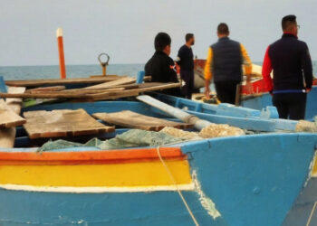 Giovani pescatori in cerca di un futuro