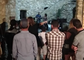 La Torre Aragonese di Torre Melissa scenario perfetto per la serata del “Wine  Jazz Festival”