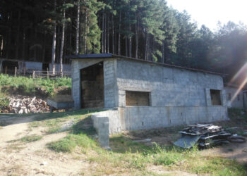 Riapposti i sigilli a un fabbricato abusivo già sequestrato a Cotronei