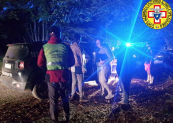 Tre giovani in cerca di funghi si perdono in Sila, salvati nella notte dal soccorso alpino