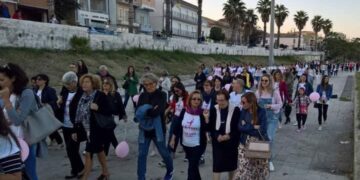 Centinaia di aderenti alla Marcia di beneficenza a Cirò Marina in favore della Susan G. Komen di Roma