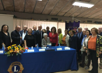 Cirò Marina: “Momenti” Lions per dar voce ad emozioni antiche e sempre attuali. Riconoscimento alla Preside Adriana Malena