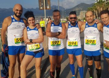 Gli atleti della “Cirò Marina che Corre” alla storica Mezza Maratona di Salerno. Cardone batte il suo record personale