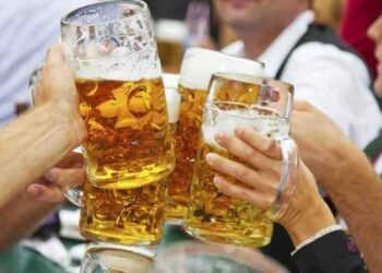 Oktoberfest, la Festa della Birra a Rende fino al 4 Novembre organizzata dalla Paulaner