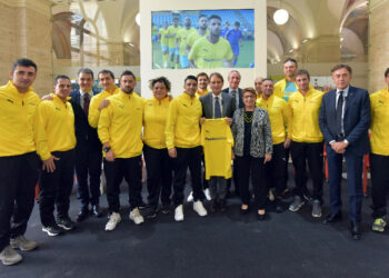 “Azzurri Partner Cup”: il CT della Nazionale Roberto Mancini premia Poste Italiane