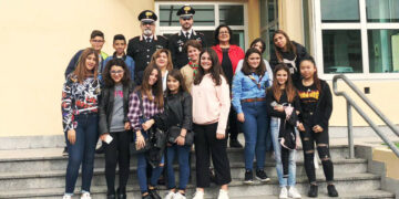 50 ragazzi della Scuola Media “Casopero” e del gruppo Scout in visita alla caserma dei Carabinieri di Cirò Marina