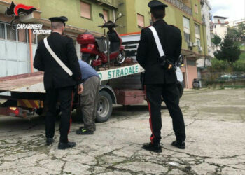 Biciclo con pedalata assistita trasformato in Scooter elettrico, denunciato un 58enne di Petilia Policastro