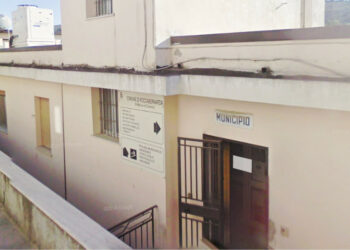 Ignoti nella notte si sono introdotti all’interno del Comune di Roccabernarda, indagini in corso dei Carabinieri