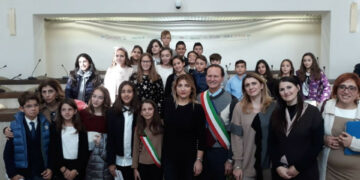 Crotone: insediato il nuovo Consiglio Comunale dei Ragazzi della Scuola “Anna Frank”