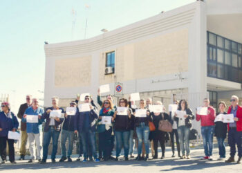 Flash mob dei giornalisti anche a Crotone contro gli attacchi alla stampa