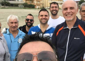 I volontari di Strongoli anche con il maltempo hanno preso parte alla Giornata Ecologica