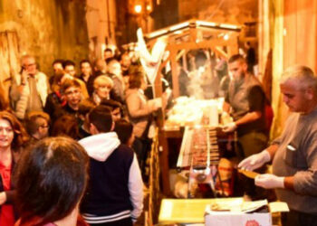 Migliaia di turisti provenienti da tutta la Calabria hanno invaso il Borgo Antico di Cirò per la Festa di San Martino