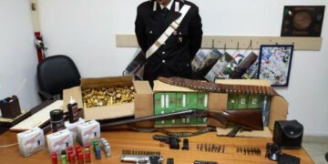 Rinvenute armi e munizioni a Isola Capo Rizzuto, due arresti