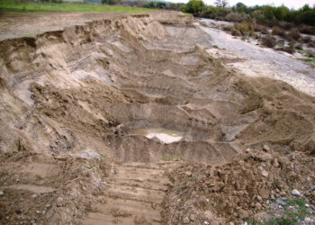Rocca di Neto: furto di materiale inerte dal fiume Neto, denunciato dai Carabinieri Forestali