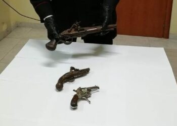 Scandale: deteneva armi illegali in casa, arrestato dai Carabinieri un 42enne