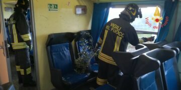 Tromba d’aria investe treno sulla tratta ferroviaria Catanzaro Lido – Crotone, feriti i passeggeri